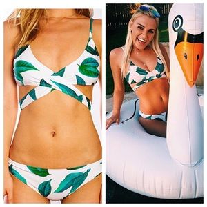 NWOT Cupshe Leaves Cross Padding Bikini Set